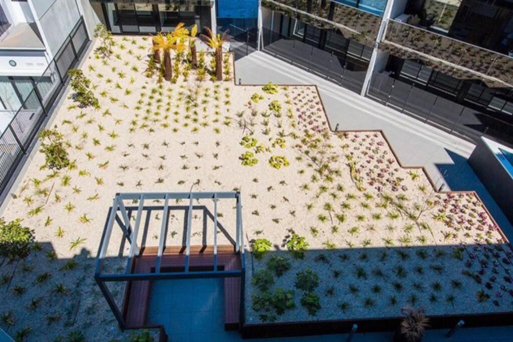 Luxe 2Br Executive Apartment Kingston Pool Parking Wifi Bbq Wine المظهر الخارجي الصورة